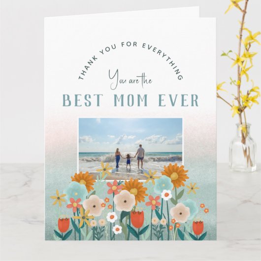 Happy Mothers Day Modern Best Mama Floral Foto Karte (Gelbe Blume)