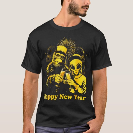 Happy New Year 2026 Bigfoot Alien Lovers New Years T-Shirt (Vorderseite)