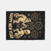 Happy New Year 2026 Funny Bigfoot And Alien Lovers Fleecedecke (Vorderseite (Horizontal))