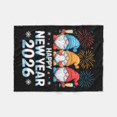 Happy New Year 2026 Gnome Cute Holiday Celebration Fleecedecke (Vorderseite (Horizontal))
