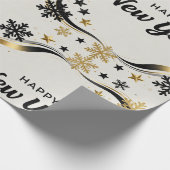 Happy New Year Black and Gold Snowflake Geschenkpapier (Ecke)