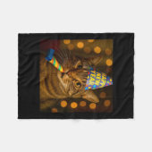 Happy New Year Cat Funny Party Hat Feline Meme Cel Fleecedecke (Vorderseite (Horizontal))