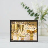 Happy New Year Golden Champagne Brillen Einladung (Stehend Vorderseite)