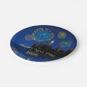 Happy New Year’s Eve Midnight Fireworks City Light Pappteller (Schrägansicht)