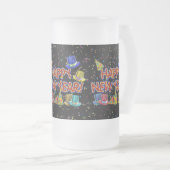 Happy New Years Text mit Party Hats & Confetti Mattglas Bierglas (VorderseiteRechts)