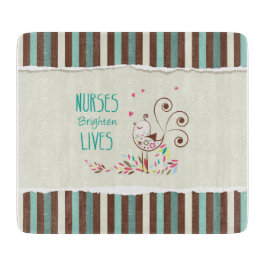 Happy Nurses Day, Niedlicher Vogel auf Streifen Schneidebrett