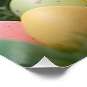 Happy Oaster Baby Chick mit lackierten Eiern Poster (Ecke)