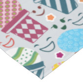 Happy Oaster Tischdecke (Schrägansicht)