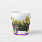 Happy Oaster Yellow Tulips Design Latte Tasse (Vorderseite)