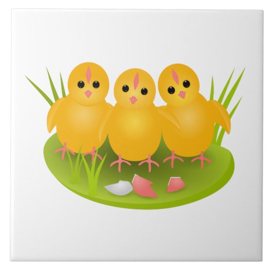 Happy Ostergelbe Küken auf grünem Gras Fliese (Vorderseite)