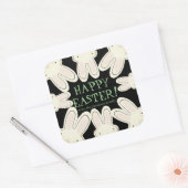 Happy Osterschwarzes Loch niedliche Pinkenbrunnen Quadratischer Aufkleber (Umschlag)