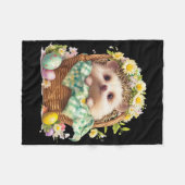 Happy Ostertag - Igel im Innern eines Waldes Fleecedecke (Vorderseite (Horizontal))