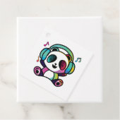 Happy Panda mit Kopfhörern, die Musik hören. Geschenkanhänger (Beispiel)