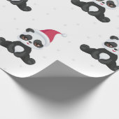 Happy Pandas Christmas Pattern Geschenkpapier (Ecke)