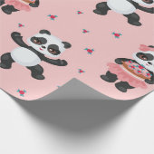 Happy Pandas Christmas Pattern Geschenkpapier (Ecke)