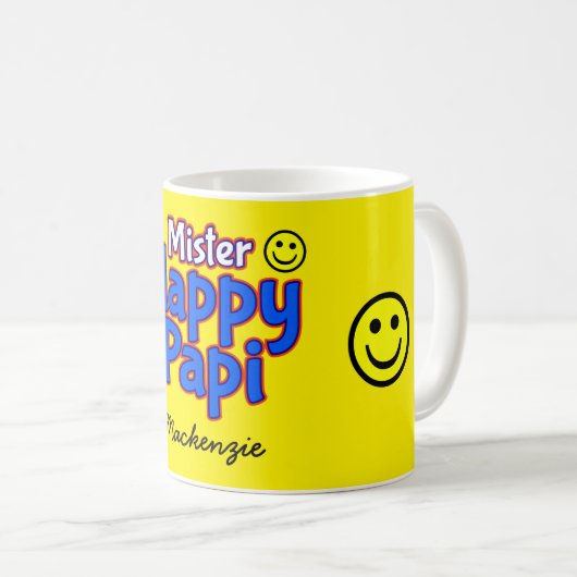Happy Papi mit Smile Emojis und Name auf YELLOW Kaffeetasse (VorderseiteRechts)