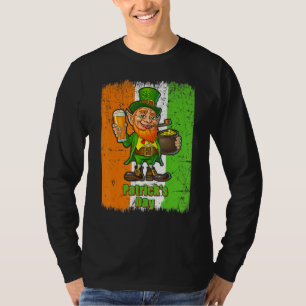 Happy Patrick S Day Green Leprechaun Beer Vintag T-Shirt