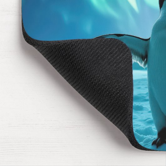 Happy Penguin Dancing Under Northern Lights Mousepad (Ecke)