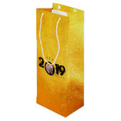 Happy PIg Jahr 2019 Original 3D Gold Wein G Beutel Geschenktüte Für Weinflaschen (Rückseite Schrägansicht)