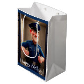 Happy Policeman Birthday Mittlere Geschenktüte (Vorderseite Schrägansicht)