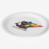 Happy Pride Party Hund in Regenbogen Cape Pappteller (Schrägansicht)