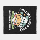 Happy Puppies Rolling in May - Kawaii Hund Kunst Fleecedecke (Vorderseite (Horizontal))