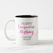 Happy Quarantine Birthday with Happy Bee Zweifarbige Tasse (Links)