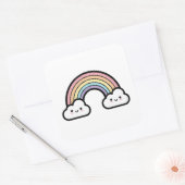 Happy Rainbow – Cute Kawaii Illustration Quadratischer Aufkleber (Umschlag)
