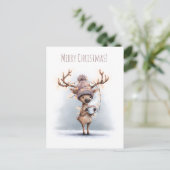 Happy reindeer holds hot mug, Christmas Postkarte (Stehend Vorderseite)