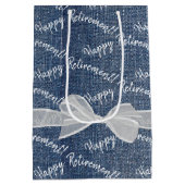 Happy Retirement Text on Denim Mittlere Geschenktüte (Rückseite)