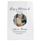 Happy retirement year name circle photo retired mittlere geschenktüte (Rückseite)