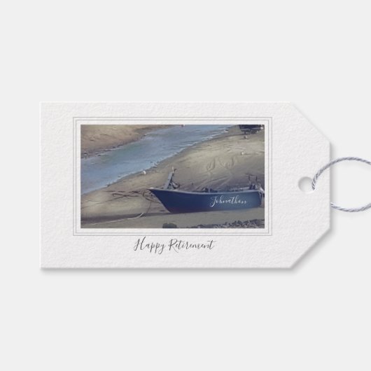 Happy Ruhestand Cornish Fischerboot am Strand Geschenkanhänger (Vorderseite (Horizontal))