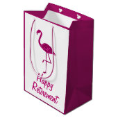 Happy Ruhestand funkelnd rosa Flamingo Custom text Mittlere Geschenktüte (Rückseite Schrägansicht)
