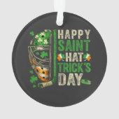 Happy Saint Hat Trick Ice Hockey Player Ornament (Rückseite)