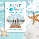 Happy Seashore | Beach Seashell Weihnachts-Foto Feiertagskarte<br><div class="desc">Die Weihnachtskarte zum Thema Strand bietet eine tropische "Happy Holidays" Muschel,  Wale Schwanz und Ozeanwellen Typografie mit einem Muschelausschnitt,  der Ihr Foto umrahmt. Die Rückseite ist eine nautische Muschel & Wirbel-Muster auf einem türkisfarbenen Hintergrund. Original-Kunstwerk KL Stock.</div>