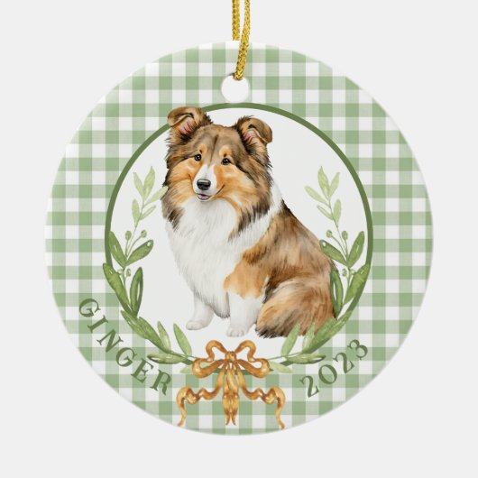 Happy Sheltie in Laurel Wreath Keramik Ornament (Vorne)