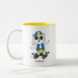 Happy Skater Cat in blau und gelb gekleidet Zweifarbige Tasse