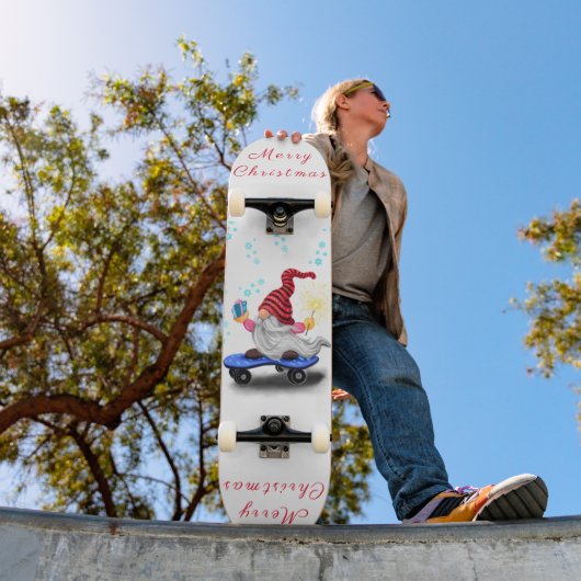 Happy Skater Gnome mit Geschenken Skateboard Weihn (Außenbereich 1)