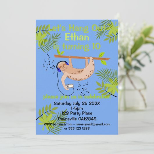 Happy Sloth Einladung (Stehend Vorderseite)