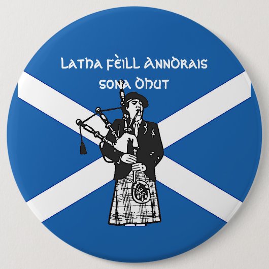 Happy St Andrews Day Flag Bagpiper Colossal Abzeic Button (Vorderseite)