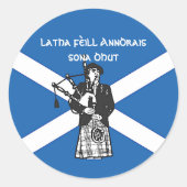 Happy St Andrews Day Flag Bagpiper Runder Aufkleber (Vorderseite)