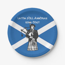 Happy St Andrews Day Flag Bagpiper Small 7" Pappteller