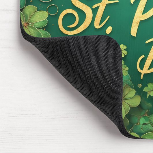 Happy St. Patrick’s Day Clover Design Mousepad (Ecke)