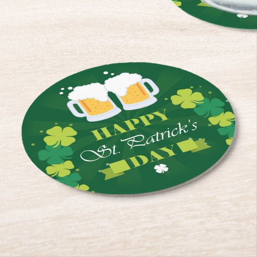 Happy St. Patricks Day Beer and Clovers Runder Pappuntersetzer (Angewinkelt)