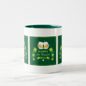 Happy St. Patricks Day Beer and Clovers Zweifarbige Tasse (Mittel)