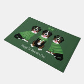Happy St Patricks Day Bernese Mountain Hunde Fußmatte (Schrägansicht)