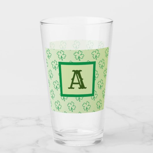Happy St Patrick's Day Clover Kleeblatt Monogramm Glas (Vorderseite)