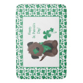 Happy St Patricks Day Dog Four Leaf Clover Green Badematte (Vorderseite Vertikal)