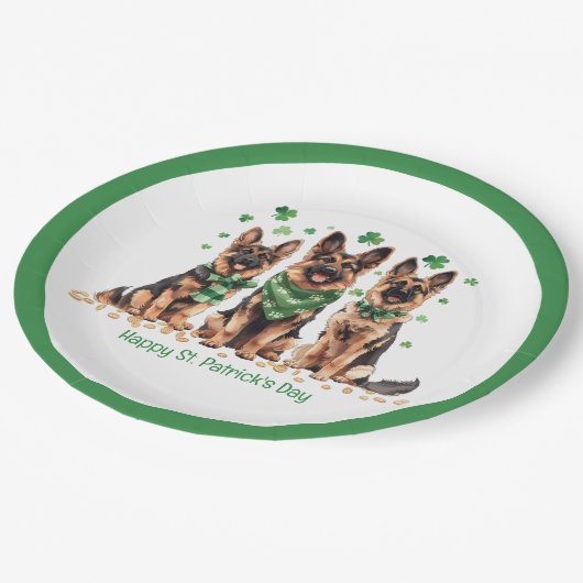 Happy St. Patrick's Day German Shepherd Hogs Pappteller (Schrägansicht)