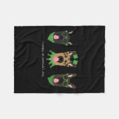 Happy St Patricks Day German Shepherds Hunde Niedl Fleecedecke (Vorderseite (Horizontal))
